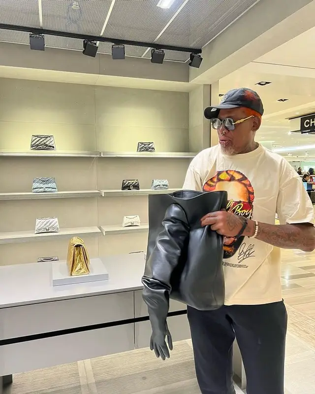 Dennis Rodman outfit in Balenciaga, Fendi, and Bear Skn, 2023