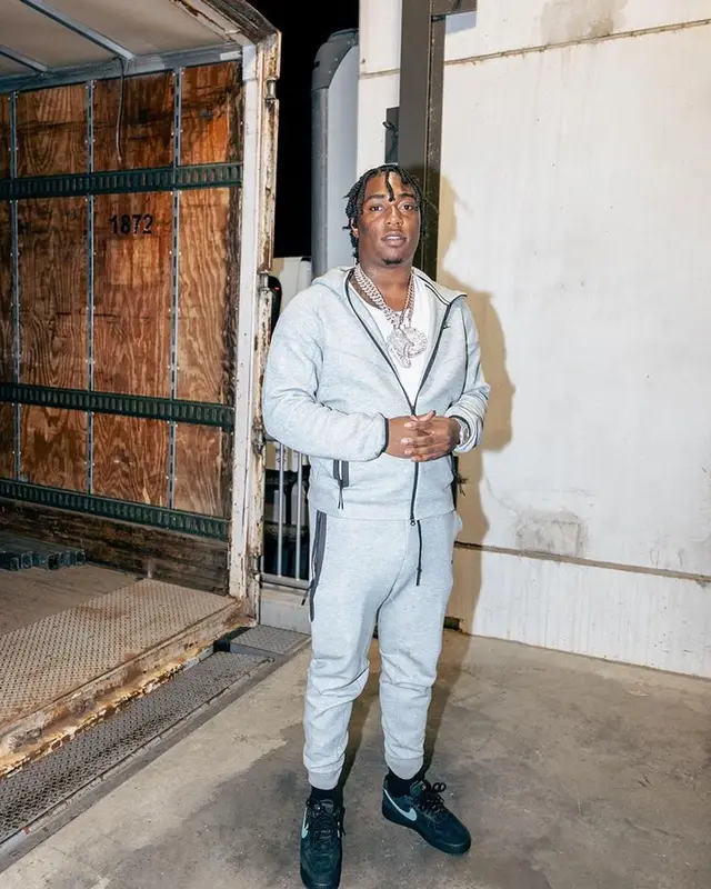 Fredo Bang outfit in Nike and Tiffany&Co, 2023