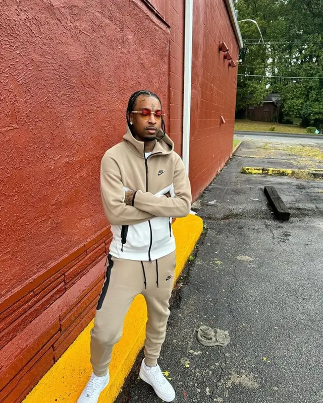 21 Savage outfit in Nike, 2023