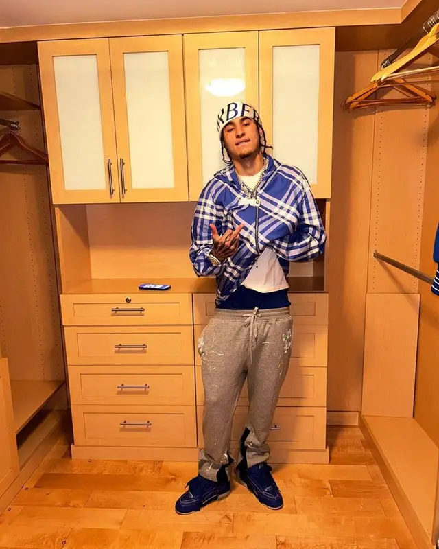 Rondodasosa outfit in Louis Vuitton and Burberry, 2023