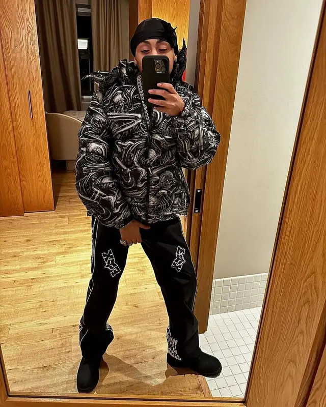 Stunna Gambino outfit in Supreme, Fox Racing, and Timberland, 2023