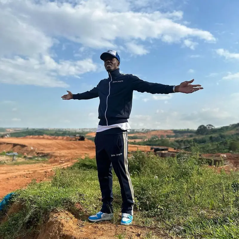 Wilfried Zaha outfit in Palm Angels, Nike, and Off-White, 2023