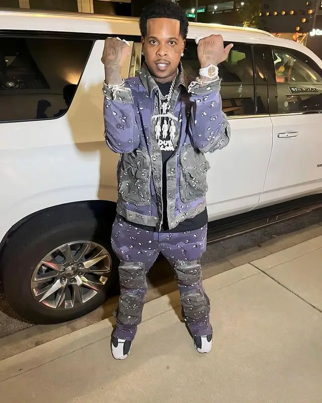 Finesse2tymes outfit in Valabasas and Jordan, 2023