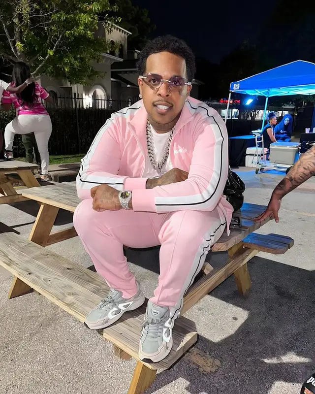 Finesse2tymes outfit in Palm Angels and Dior, 2023