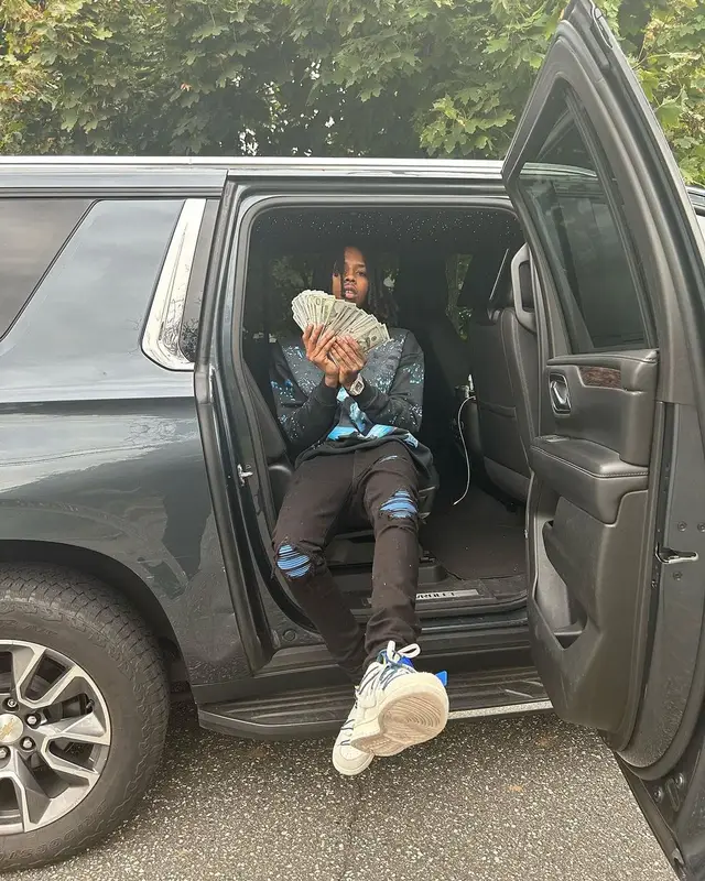 Sha Gz outfit in Barriers, Amiri, and Cartier, 2023