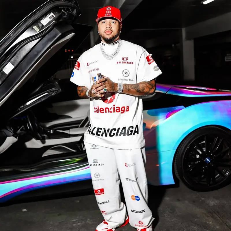 Mazi Vs outfit in Balenciaga and New Era, 2023
