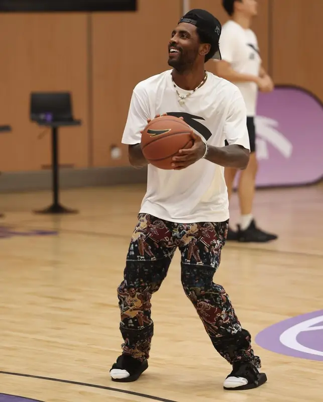 Kyrie Irving outfit in Team Us Sports Club, 2023