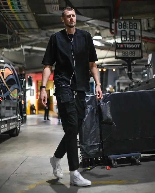 Kristaps Porzingis outfit in Rick Owens, Dior, and Bottega Veneta, 2023