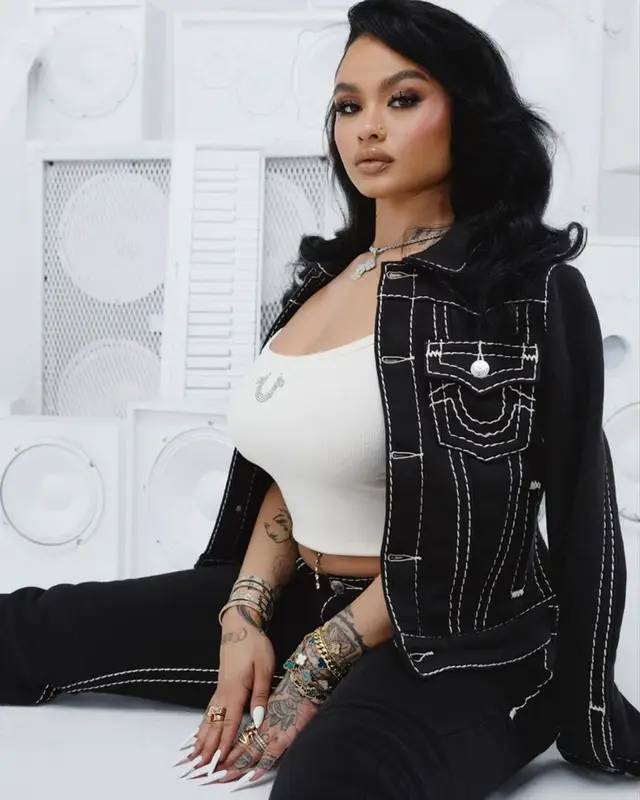 India Love outfit in True Religion and Tom Ford, 2023