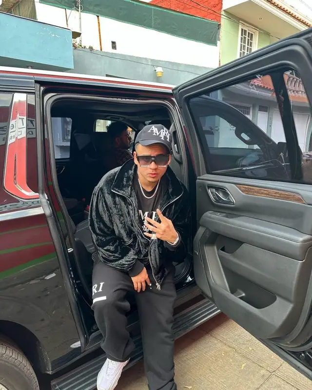 Jesus Ortiz Paz outfit in Nike, Louis Vuitton, and Amiri, 2023