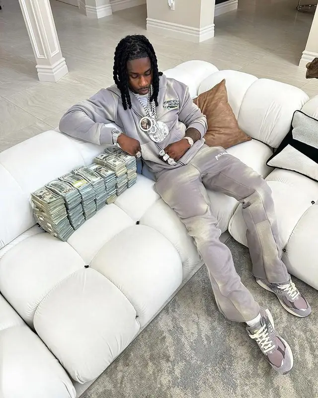Polo G outfit in Ricchezza Forever and New Balance, 2023