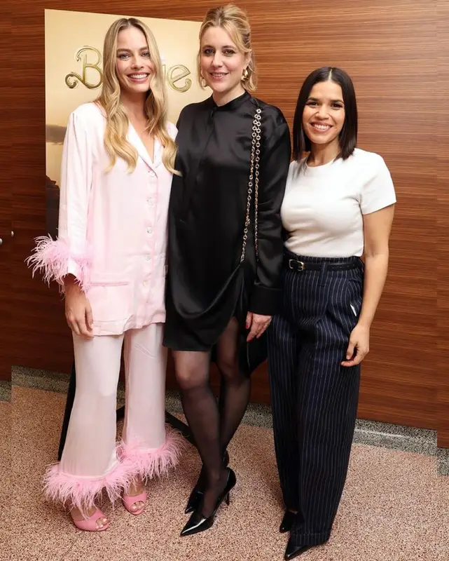 Margot Robbie outfit in Sleeper, Bottega Veneta, and Anita Ko, 2023