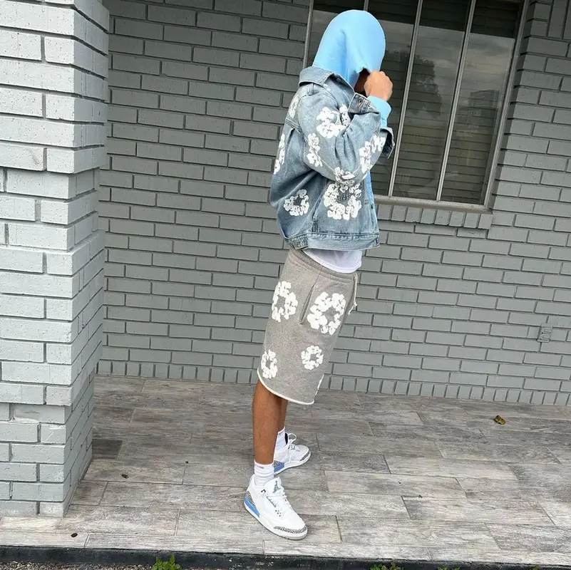 Stunna 4 Vegas outfit in Levi’s, Spider Worldwide, and Denim Tears, 2023