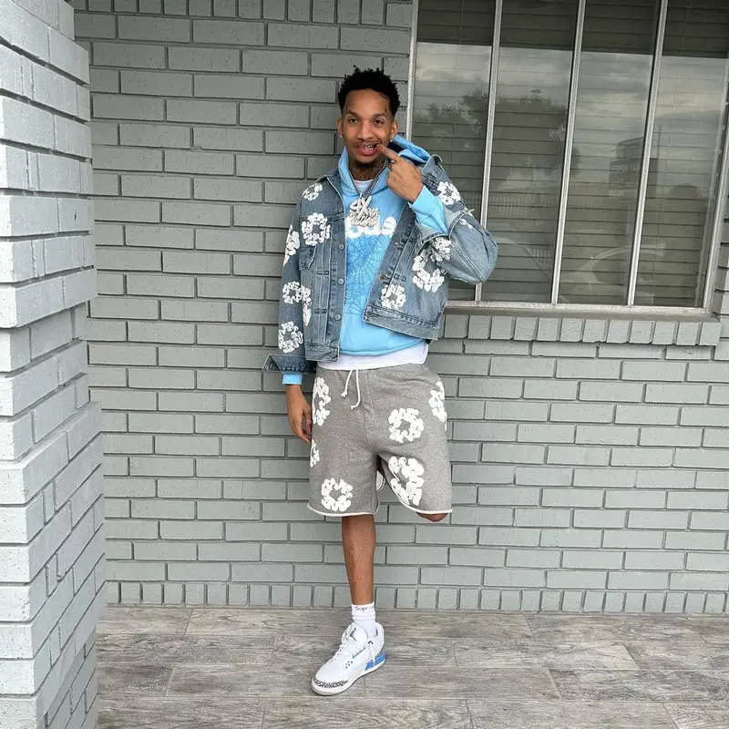Stunna 4 Vegas outfit in Levi’s, Spider Worldwide, and Denim Tears, 2023