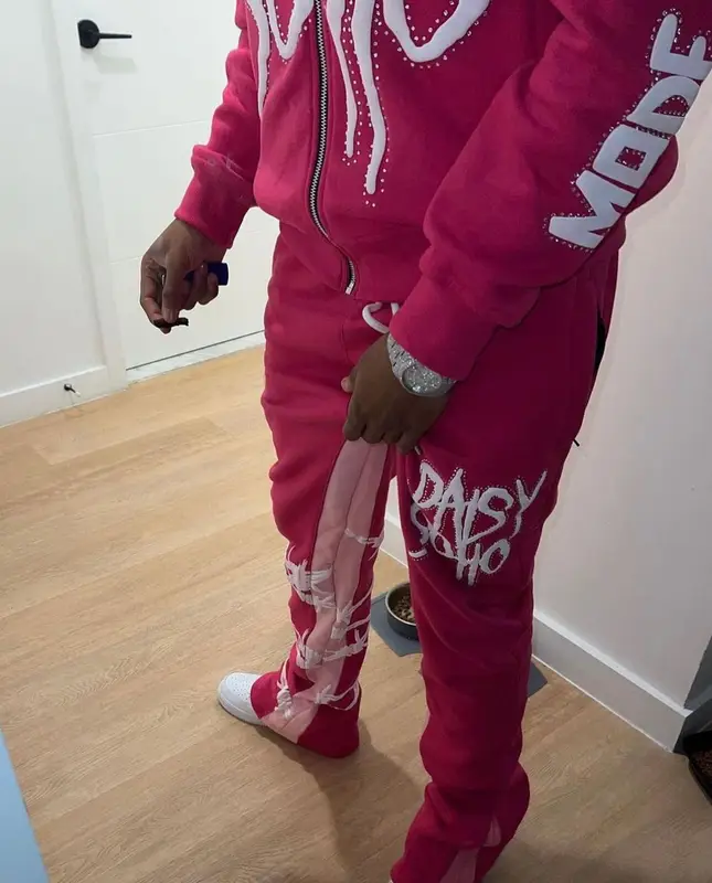 YNW Bortlen outfit in Daisy SoHo and Nike, 2023