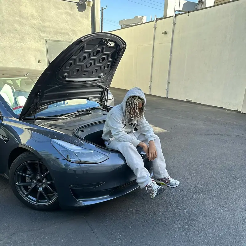 SoFaygo outfit in Vintage, Fear of God, and Balenciaga, 2023
