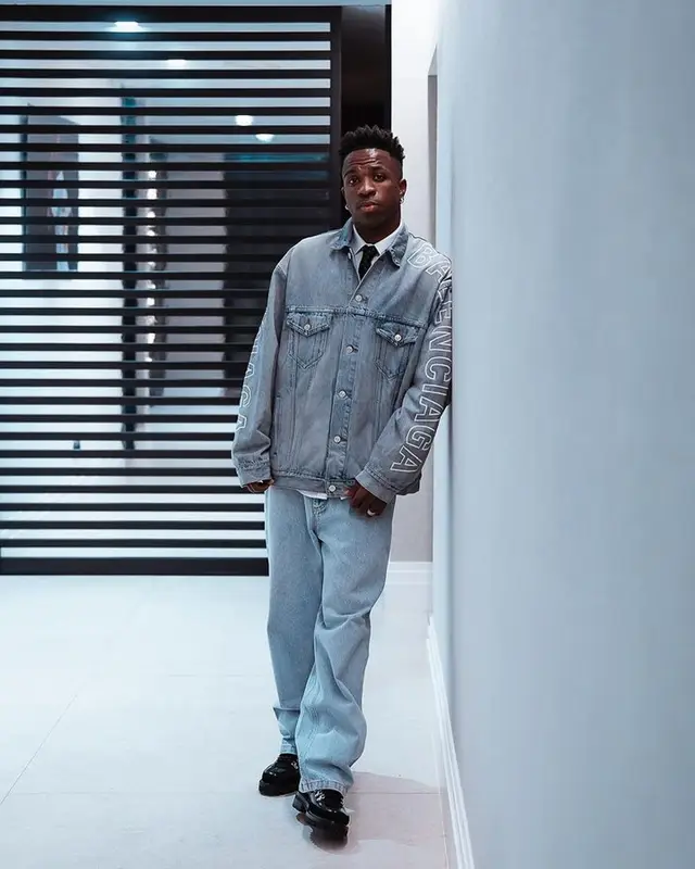 Vinicius Jr outfit in Balenciaga, 2023