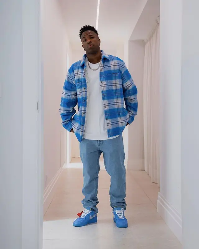 Vinicius Jr outfit in Supreme, Balenciaga, and Nike, 2023