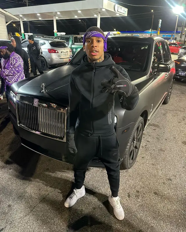 NLE Choppa outfit in Nike, 2023