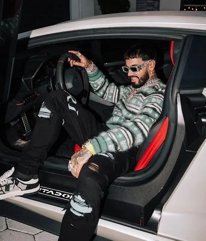 Anuel AA outfit in Amiri and Off-White, 2023