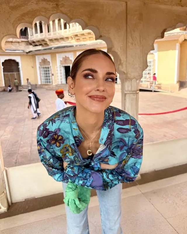 Chiara Ferragni outfit in Saint Laurent, Louis Vuitton, and Bottega Veneta, 2023