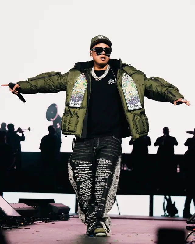 Fuerza Regida outfit in Who Decides War, Louis Vuitton, and New Era, 2023