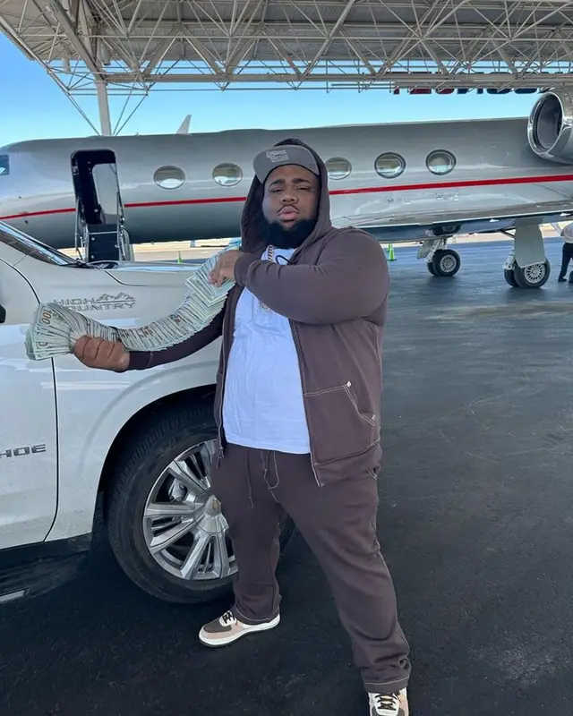 Rod Wave outfit in True Religion, Nike, and ’47, 2023