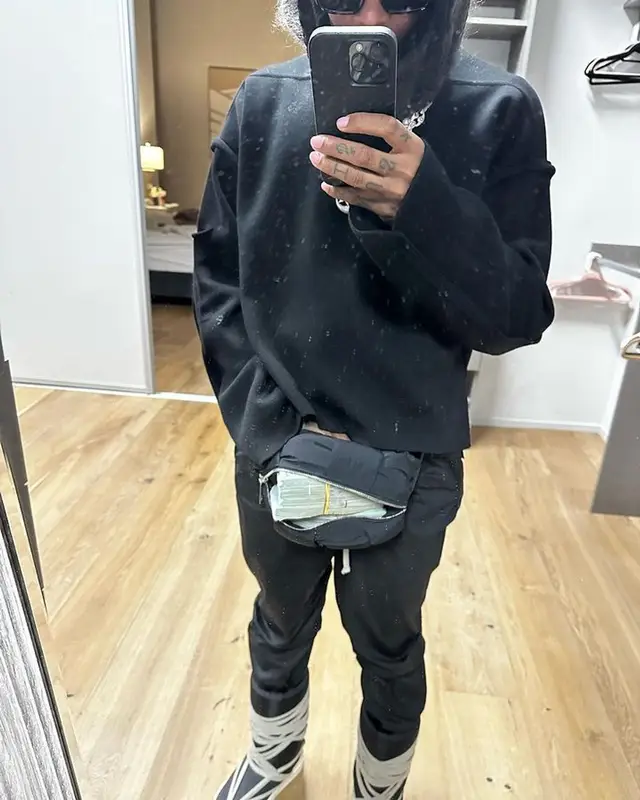 Lil Durk outfit in Rick Owens, Bottega Veneta, and Louis Vuitton, 2023