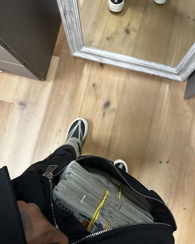 Lil Durk outfit in Rick Owens, Bottega Veneta, and Louis Vuitton, 2023