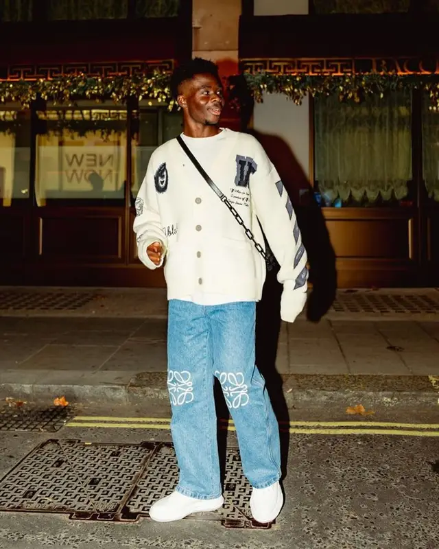 Bukayo Saka outfit in Off-White, Loewe, and Maison Mihara Yasuhiro, 2023