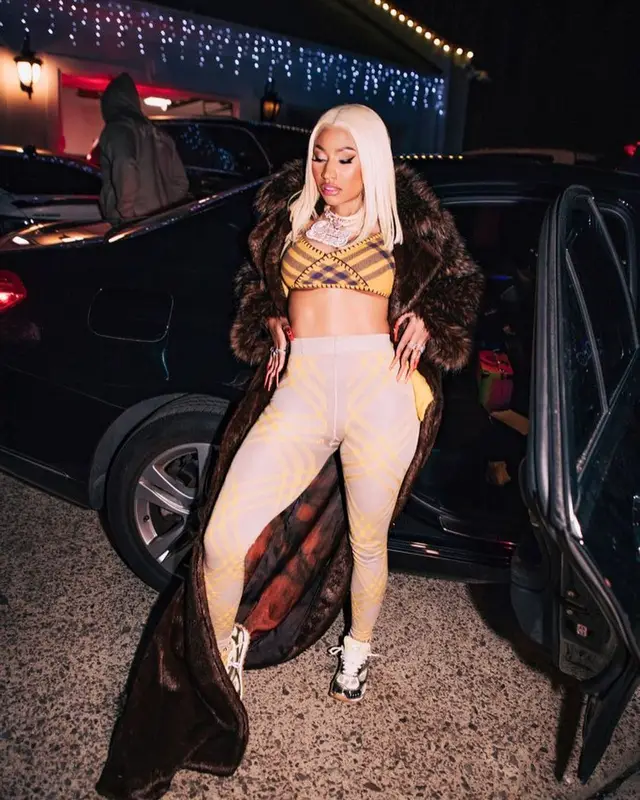 Nicki Minaj outfit in Burberry and Bottega Veneta, 2023