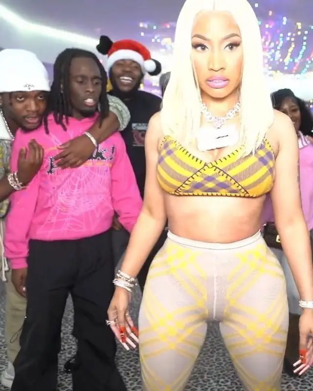 Nicki Minaj outfit in Burberry and Bottega Veneta, 2023