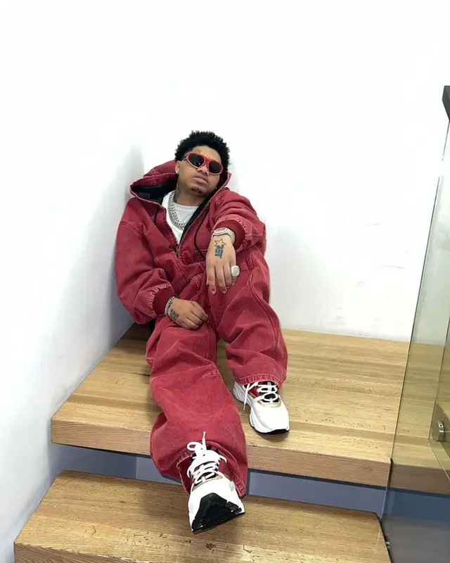 No Cap outfit in R13, Balenciaga, and Moncler, 2023