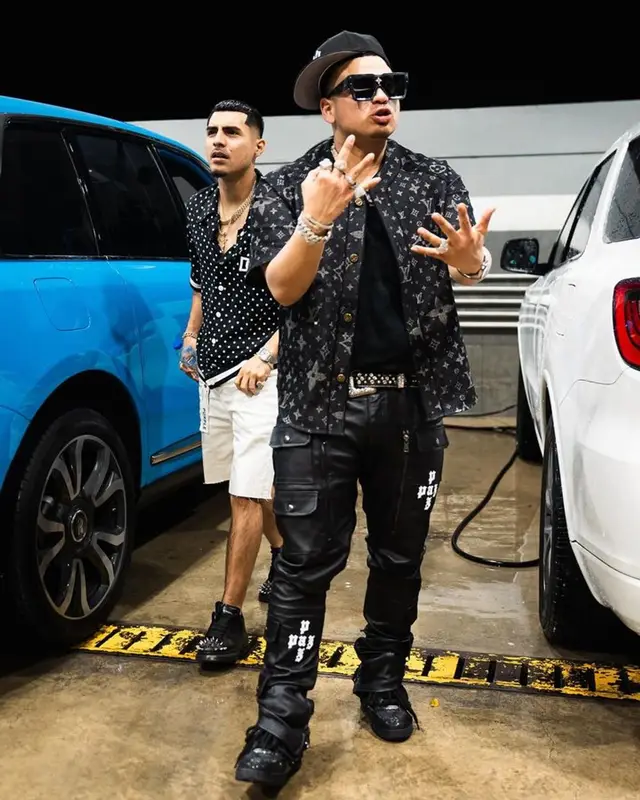 Jesus Ortiz Paz outfit in B.B. Simon, Louis Vuitton, and New Era, 2023