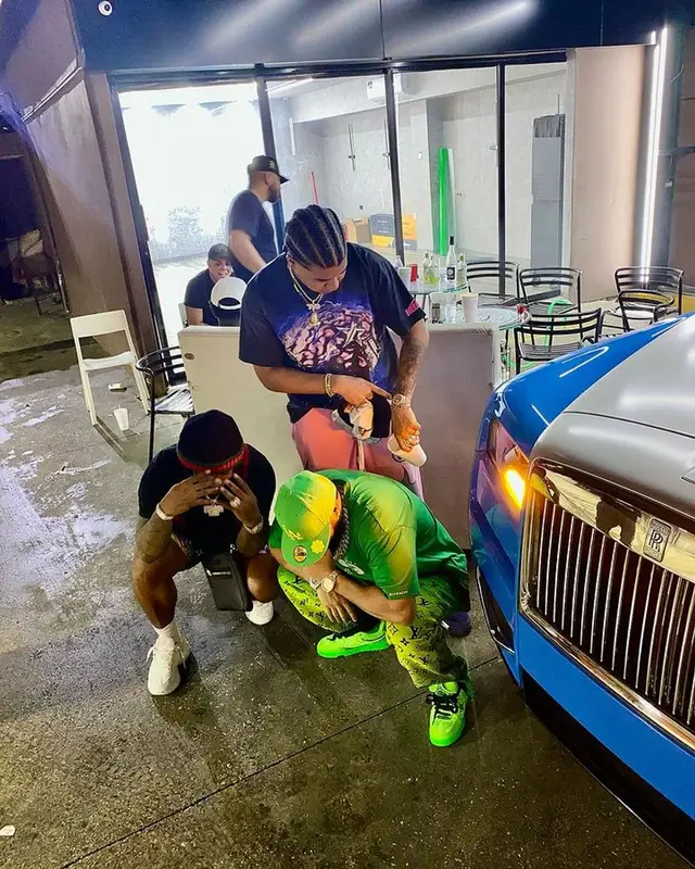 El Alfa El Jefe outfit in Givenchy and Louis Vuitton, 2023