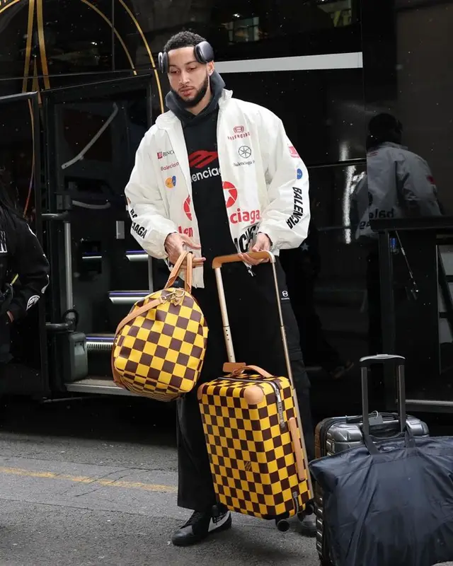 Ben Simmons outfit in Balenciaga, Nike, and Apple, 2024