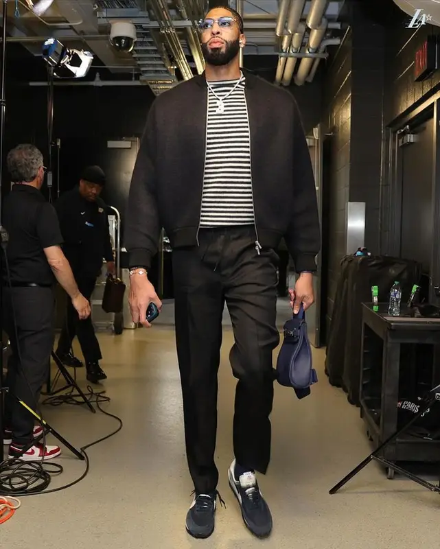 Anthony Davis outfit in Jil Sander, Nike, and Sacai, 2024