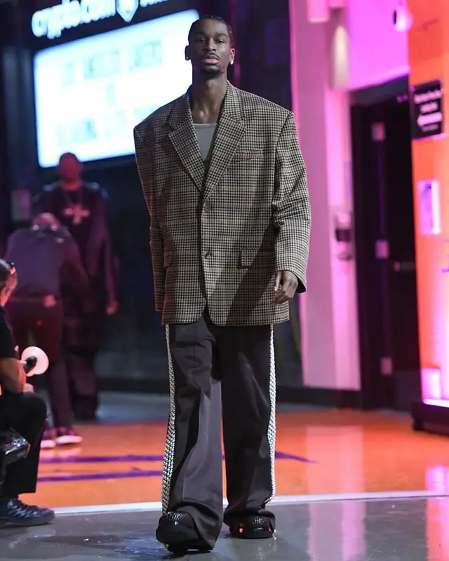 Shai outfit in Balenciaga, Louis Vuitton, and Bottega Veneta, 2024