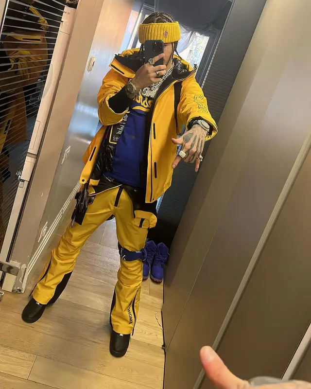 Rondodasosa outfit in Moncler and Nike, 2024