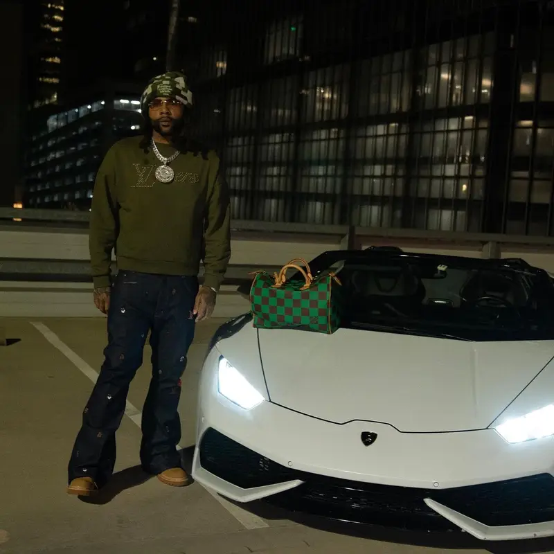 Money Man outfit in Cartier and Louis Vuitton, 2024
