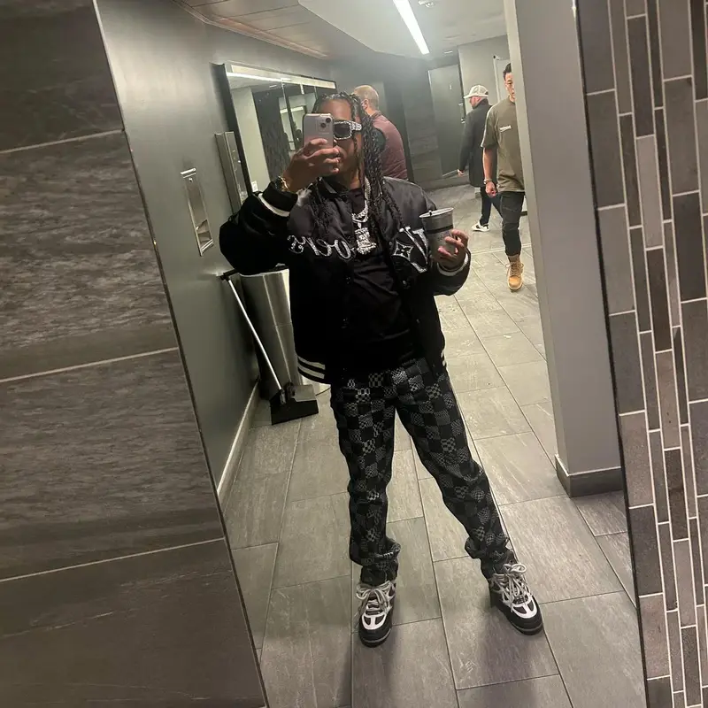 Pressa outfit in Louis Vuitton, 2024