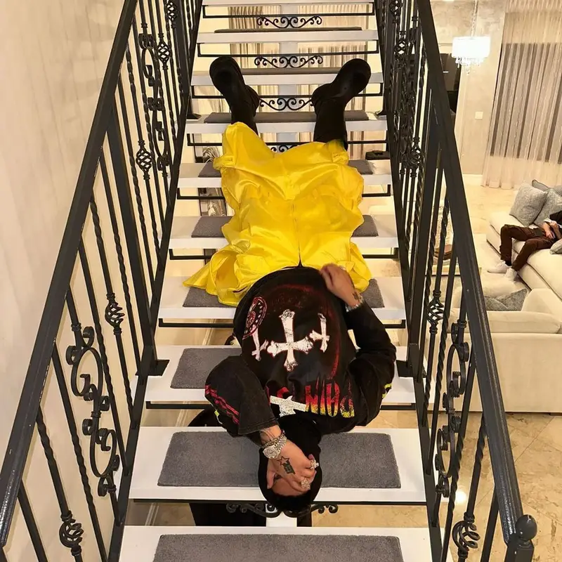 No Cap outfit in Crucified Studios, 2024