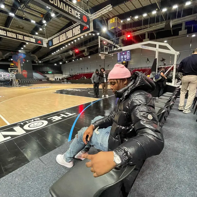 Kaza outfit in Nike and Moncler, 2024