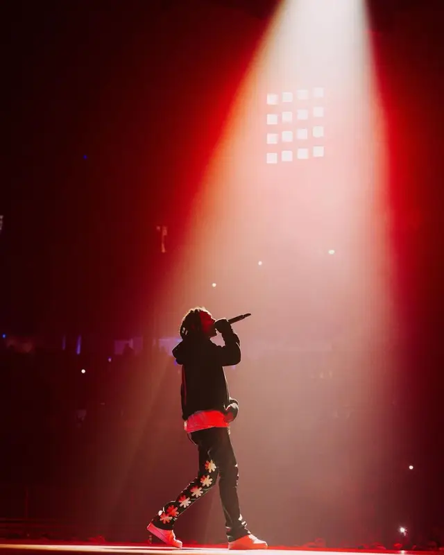 Lil Durk outfit in LOSTSHDWS, 2024