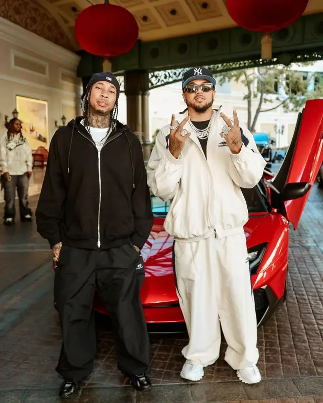 Mazi Vs outfit in Balenciaga and New Era, 2024