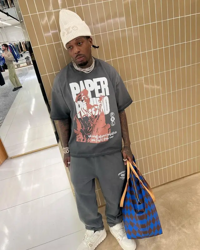 Sauce Walka outfit in Paper Round, 2024