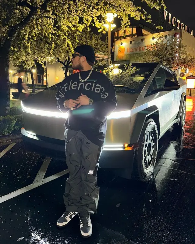 Jesus Ortiz Paz outfit in Olly Shinder, Nike, and Balenciaga, 2024