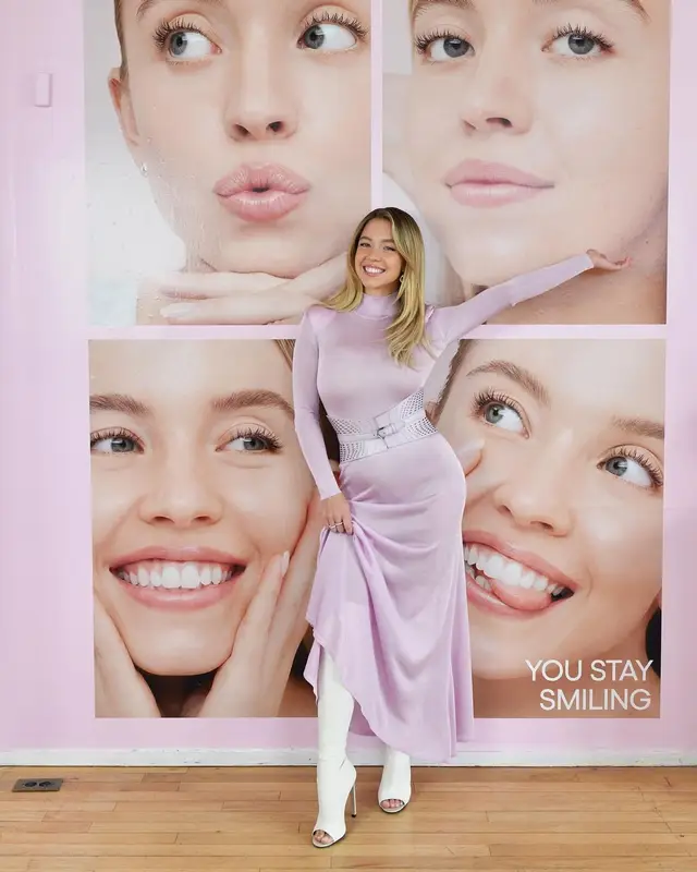Sydney Sweeney outfit in Alaïa, Jennifer Zeuner, and Tom Ford, 2024
