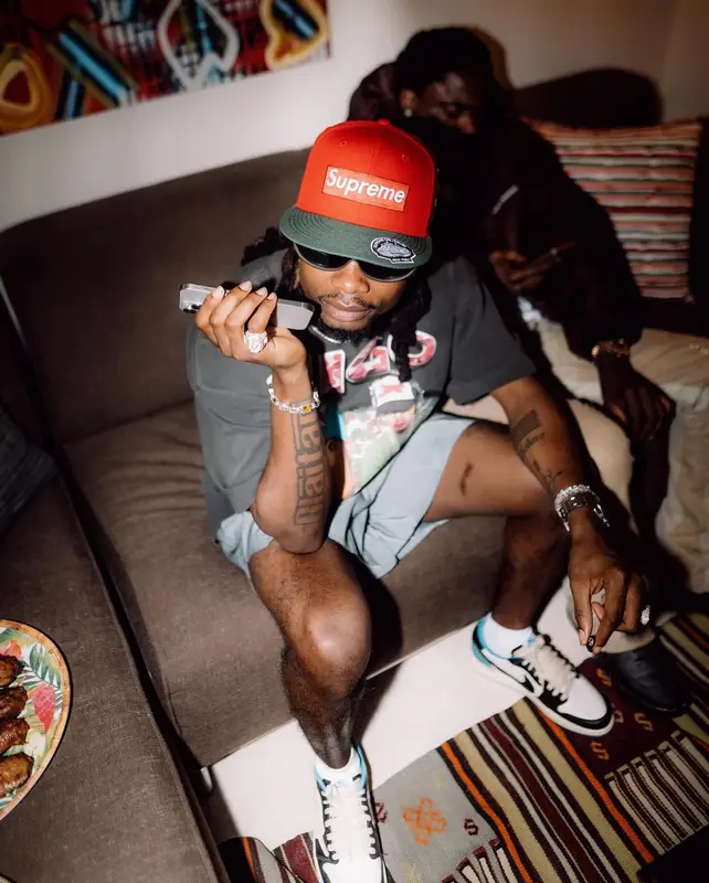 Yhemolee outfit in Bottega Veneta, Supreme, and New Era, 2024