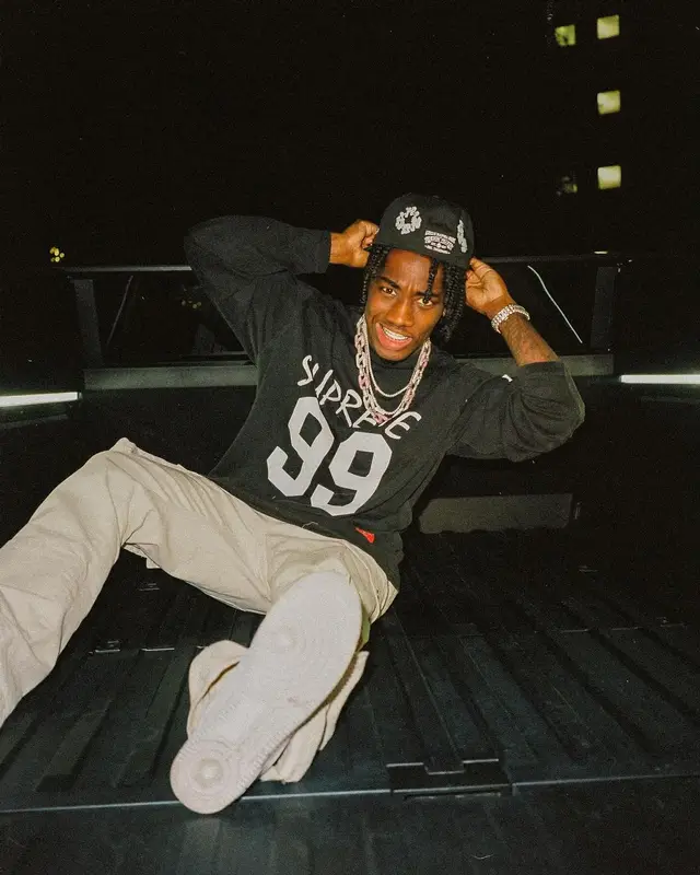 2Rare outfit in Supreme, New Era, and Denim Tears, 2024